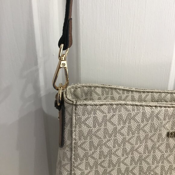 Michael Kors Jet Set Travel Large Shoulder Bag - Picture 3 of 15